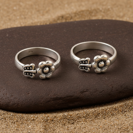 925 Sterling Silver Oxidized Floral Toe Ring | Adjustable Flower Design