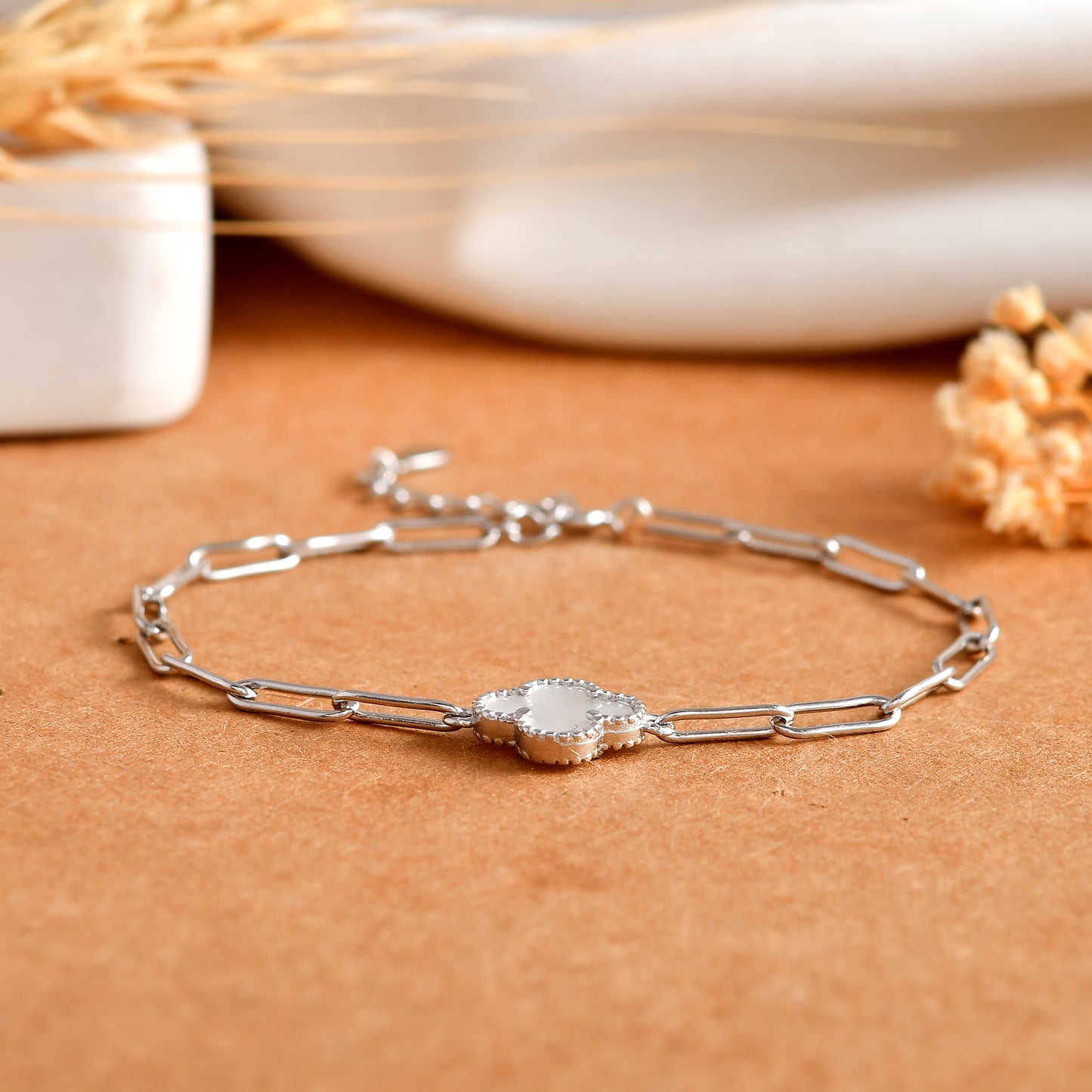 Mother-of-Pearl Clover Paperclip Bracelet in 925 Sterling Silver – Adjustable Chain