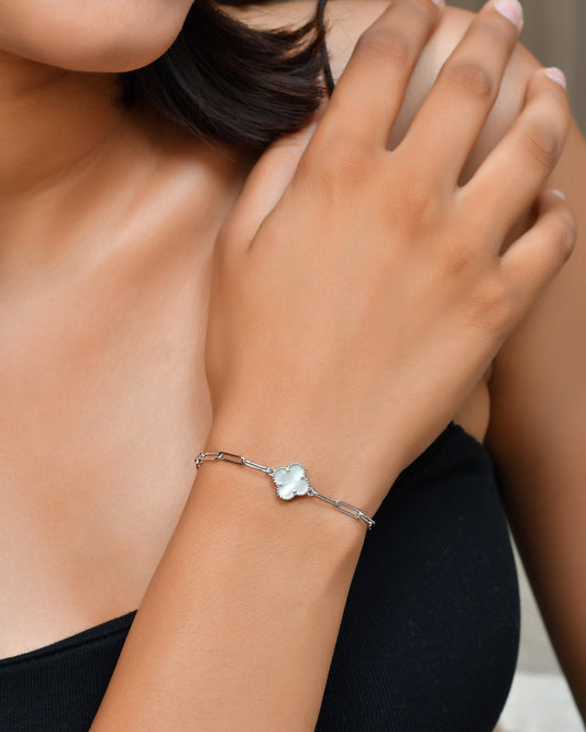 Mother-of-Pearl Clover Paperclip Bracelet in 925 Sterling Silver – Adjustable Chain