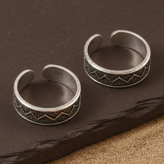925 Silver Adjustable Toe Ring with Oxidized Zigzag Tribal Design – Handmade Ethnic Jewelry