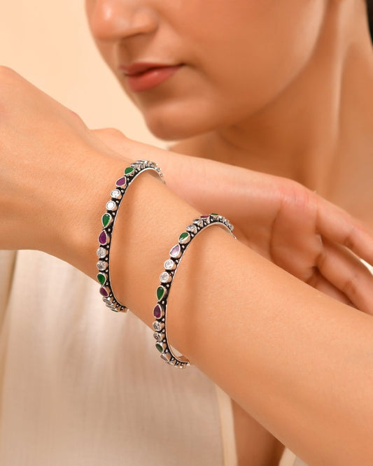 Aarohi Teardrop Stone Oxidized Bangle - Zirak Silver