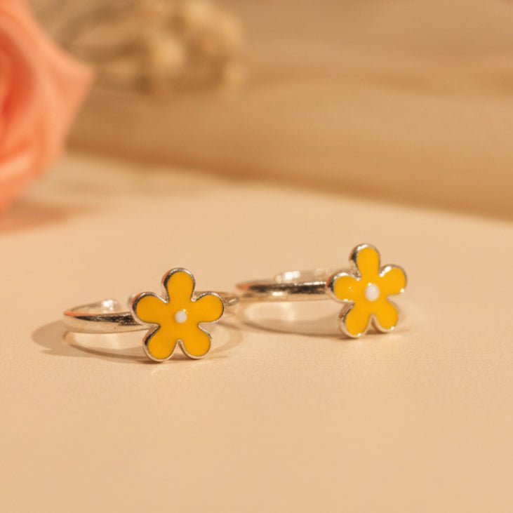 Kanak Pushp Toe Ring - Zirak Silver
