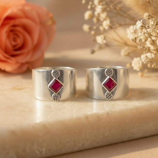 Kavya Red Stone Wide Toe Rings - Zirak Silver