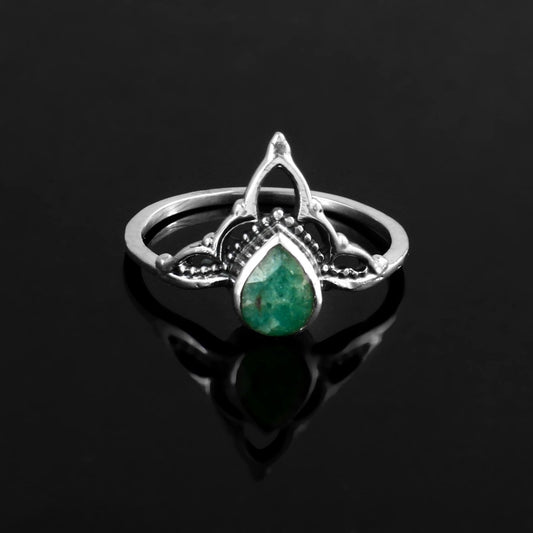 Royal Teardrop Emerald Ring - Zirak Silver