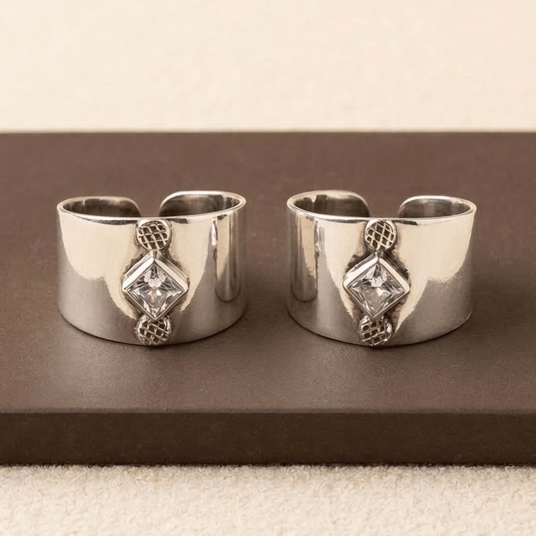 925 Silver Adjustable Toe Ring with White CZ Stones - Zirak Silver