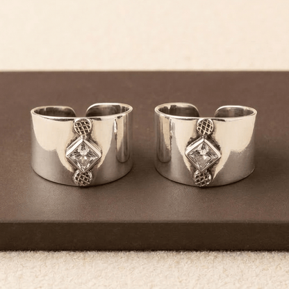 925 Silver Adjustable Toe Ring with White CZ Stones - Zirak Silver