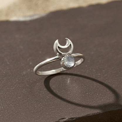 925 Silver Crescent Moon Rainbow Moonstone Ring - Zirak Silver