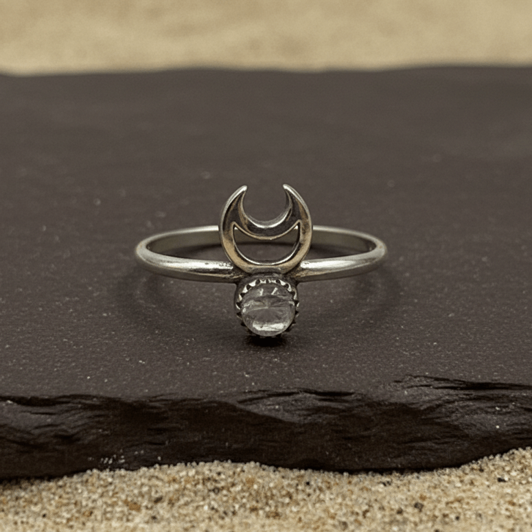 925 Silver Crescent Moon Rainbow Moonstone Ring - Zirak Silver