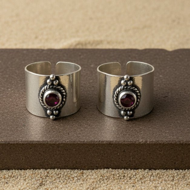 925 Silver Oxidized Toe Ring with Ruby Stone - Zirak Silver