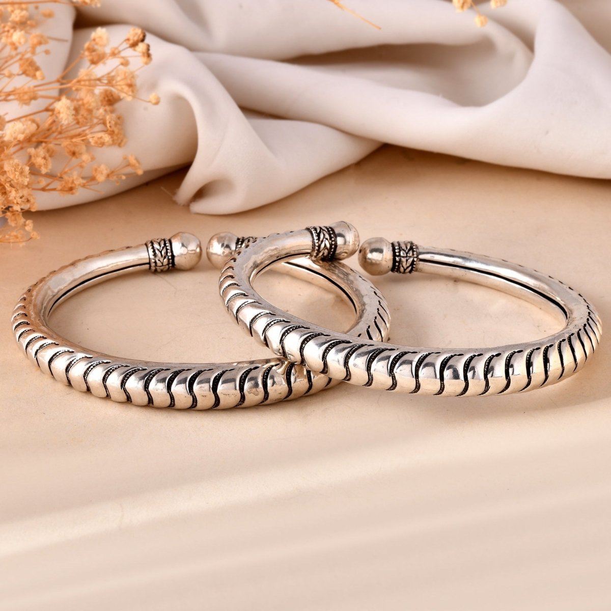 925 Sterling Silver Spiral Carved Anklet Pair – Bold Oxidized Payal - Zirak Silver