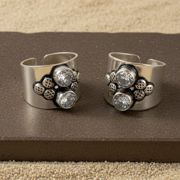 925 Sterling Silver Toe Ring with Triple CZ - Zirak Silver