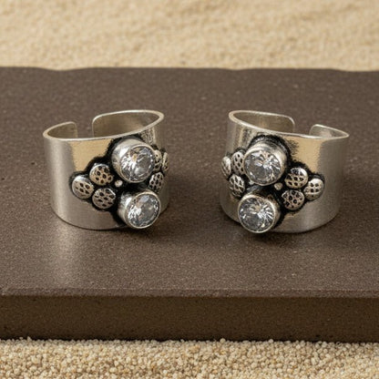 925 Sterling Silver Toe Ring with Triple CZ - Zirak Silver