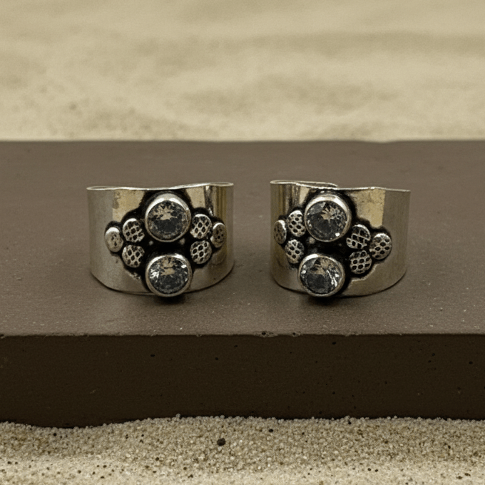 925 Sterling Silver Toe Ring with Triple CZ - Zirak Silver