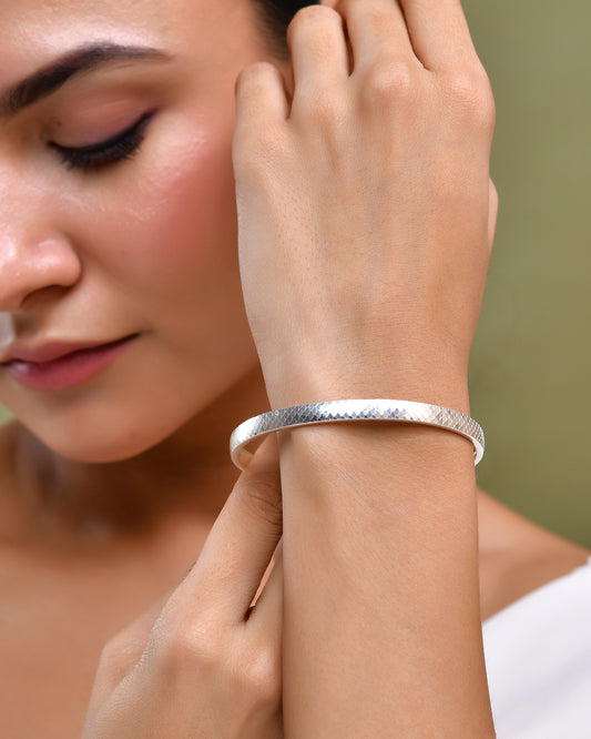 Noori Cuff – 99.99 Silver Sparkling Fish Scale Cuff Bracelet