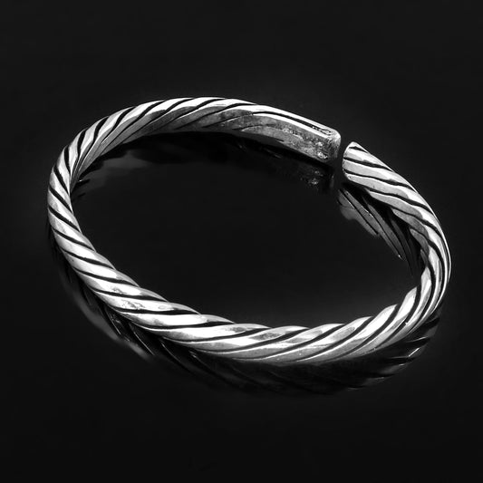 Leher Cuff – Oxidised 925 Silver Wave Pattern Cuff for Men