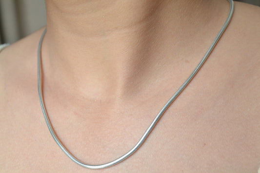 Ayaan Chain – Glossy Finish Snake Silver Chain
