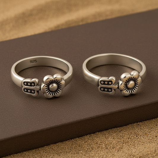 925 Sterling Silver Oxidized Floral Toe Ring | Adjustable Flower Design