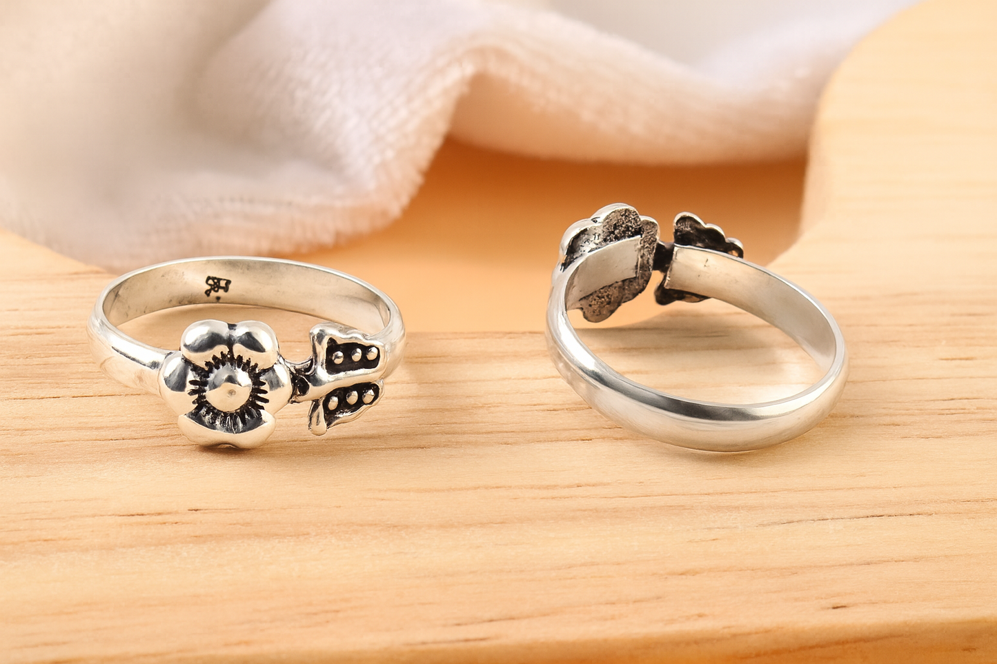 925 Sterling Silver Oxidized Floral Toe Ring | Adjustable Flower Design
