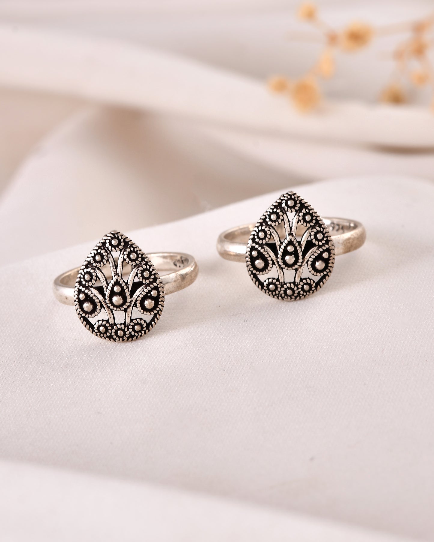 925 Sterling Silver Toe Rings – Adjustable Teardrop Floral Oxidized Design