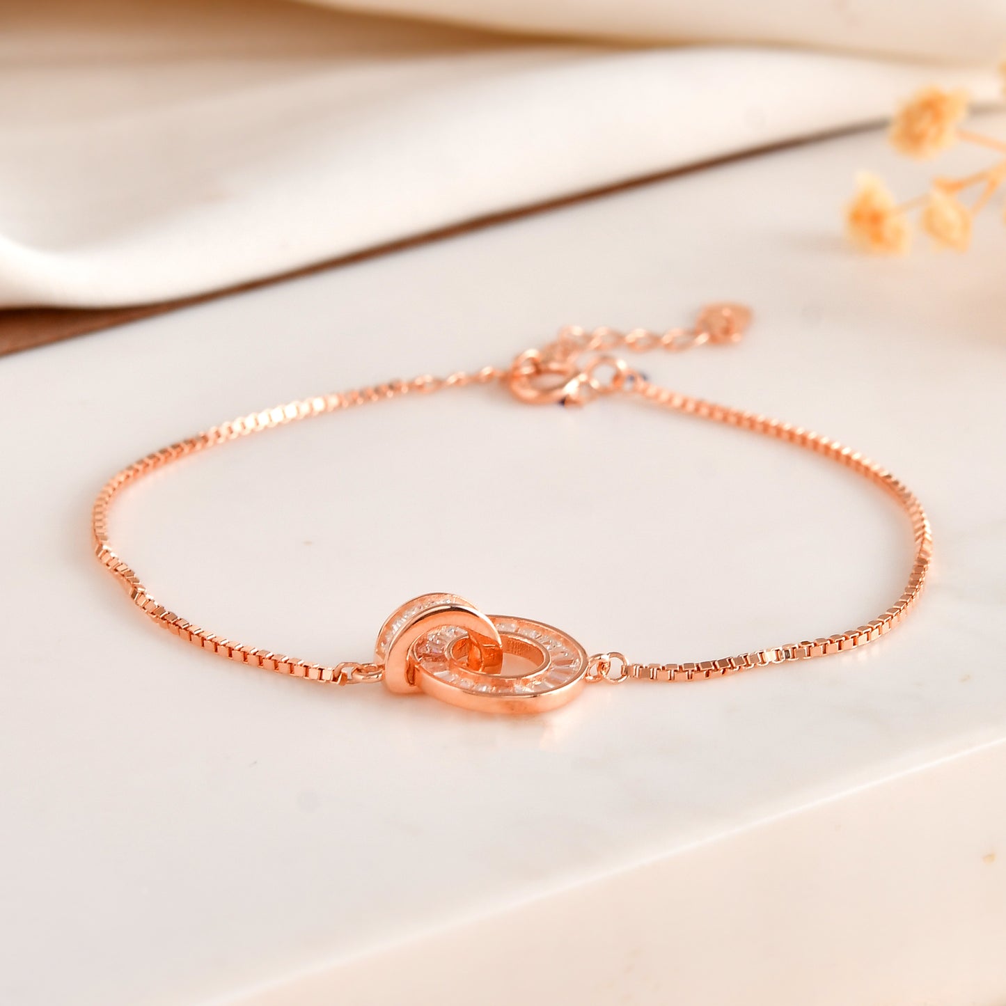 Rose-Gold Interlocking Circle Bracelet with Baguette CZ – 925 Sterling Silver, Adjustable