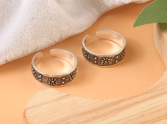 925 Silver Adjustable Wide Band Toe Rings with Oxidized Floral Pattern – Handmade Ethnic Foot Jewelry