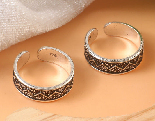 925 Silver Adjustable Toe Ring with Oxidized Zigzag Tribal Design – Handmade Ethnic Jewelry