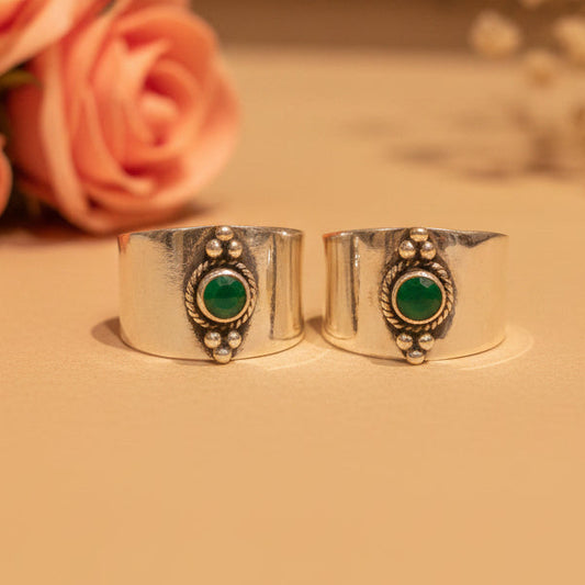 Meera Emerald Green Wide Toe Rings