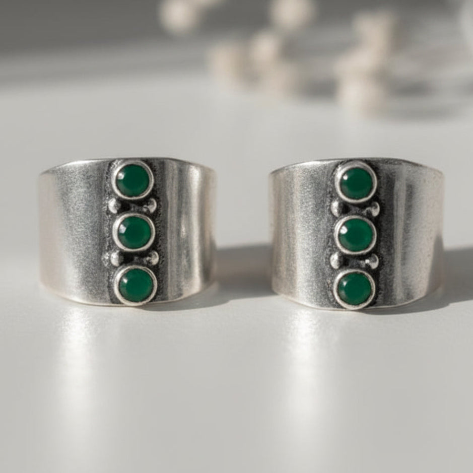 Avni Triple Green Stone Wide Toe Rings (Medium)