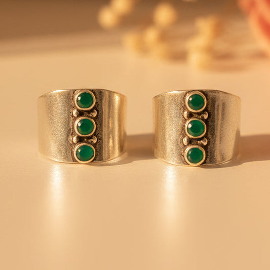 Avni Triple Green Stone Wide Toe Rings (Medium)