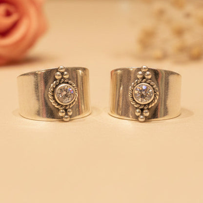 Nisha Clear Stone Wide Toe Rings