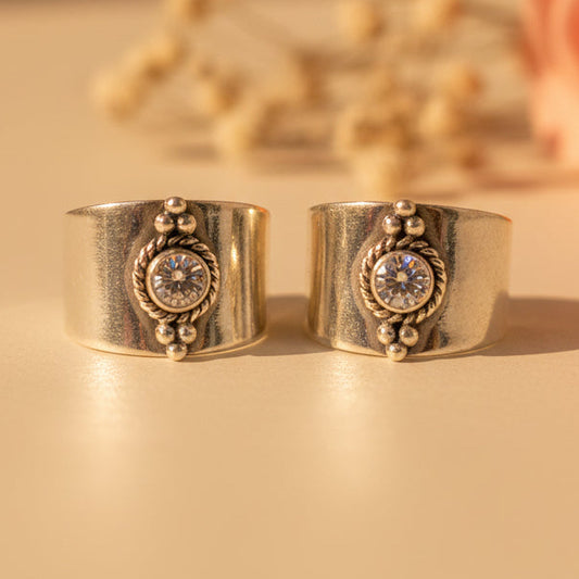 Nisha Clear Stone Wide Toe Rings