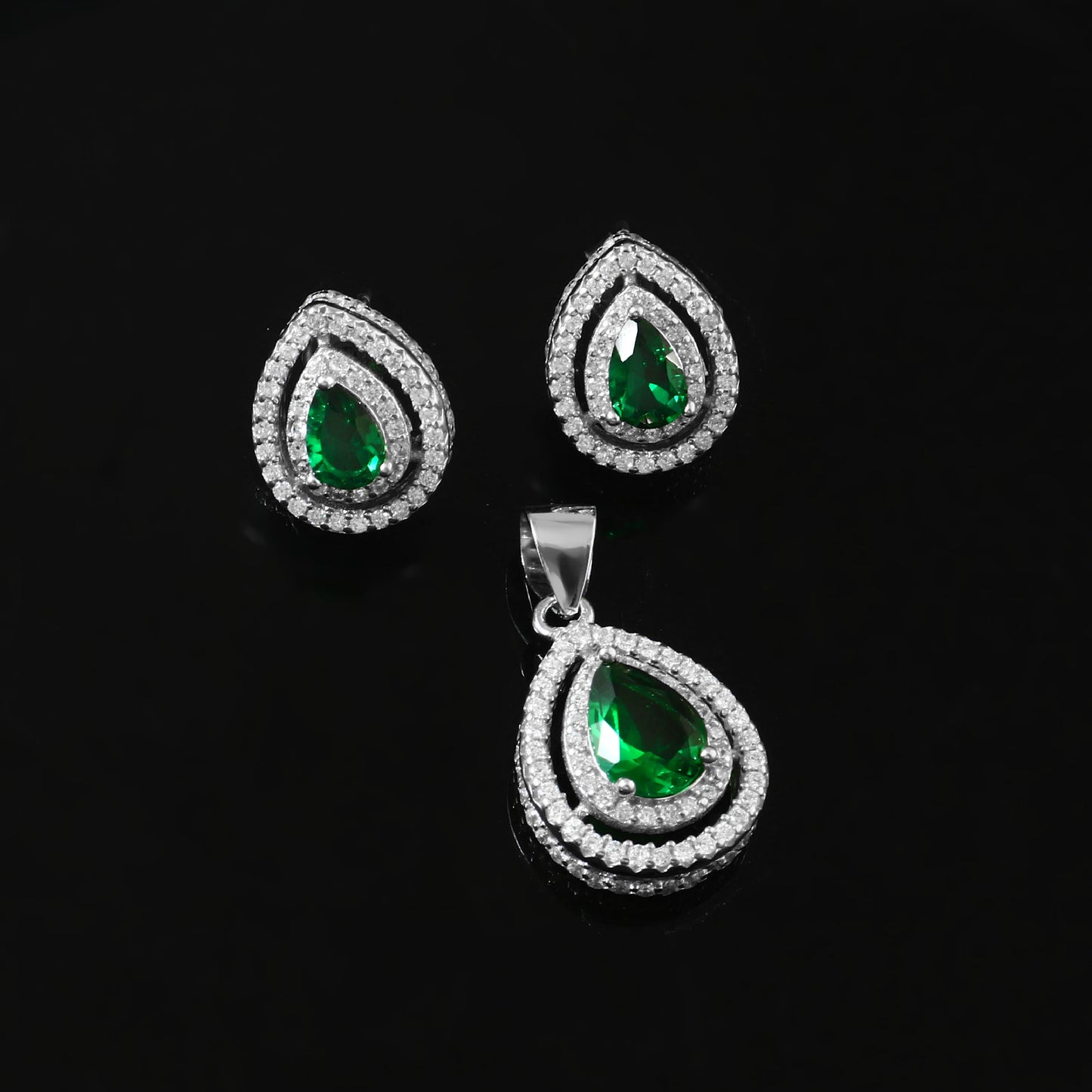 Teardrop Emerald Green Pendant Set