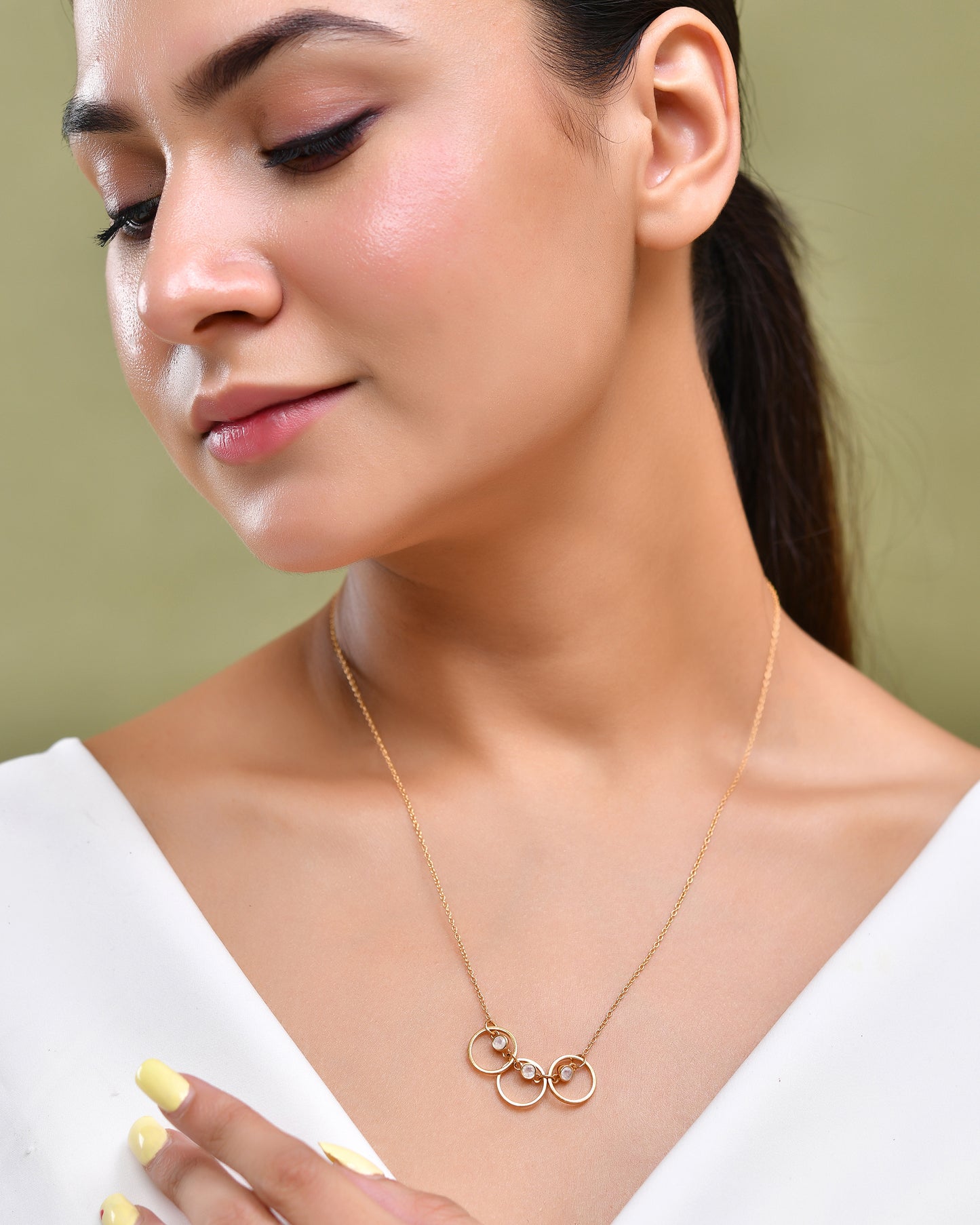 Triple Ring Crystal Necklace – Gold-Plated Minimal Chain with Crystal Charms