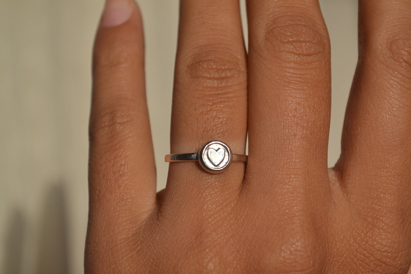 Minimalist Heart Disc Ring in 925 Silver