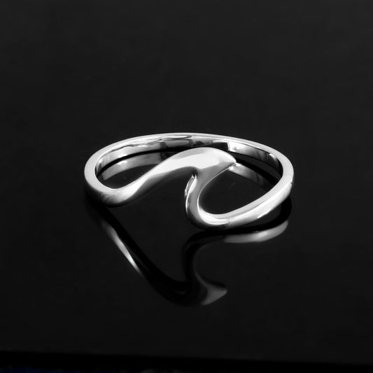 Minimal Wave Band Ring
