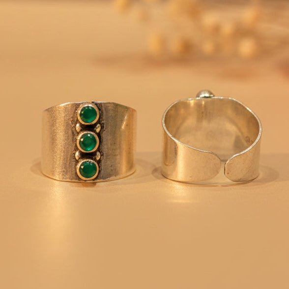 Avni Triple Green Stone Wide Toe Rings (Medium) - Zirak Silver