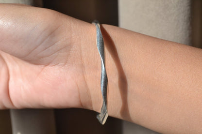 Chandani Bangle – High Polish 99.99 Silver Swirling Bangle Bracelet - Zirak Silver