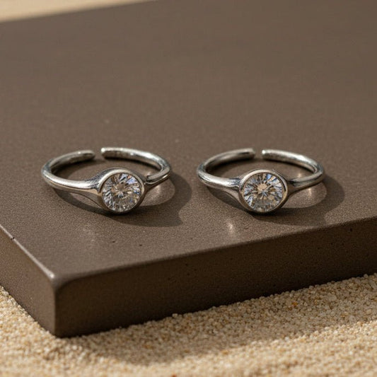 Chandrika Solitaire Toe Ring - Zirak Silver