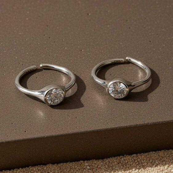 Chandrika Solitaire Toe Ring - Zirak Silver