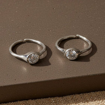 Chandrika Solitaire Toe Ring - Zirak Silver