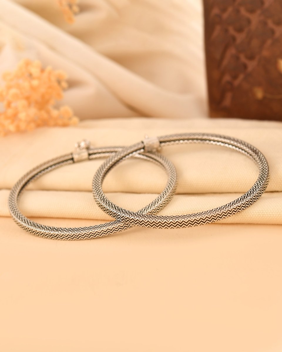 Chevron Textured Minimalist Anklet - Zirak Silver