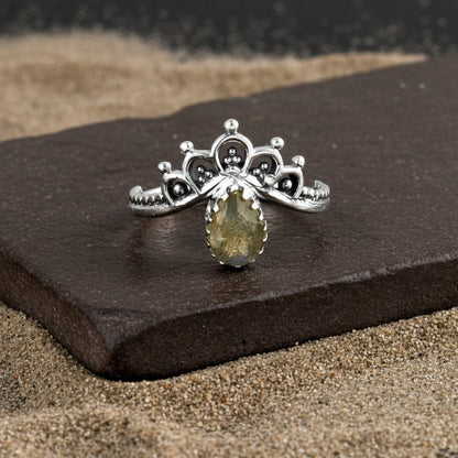 Crown Labradorite Ring - Zirak Silver