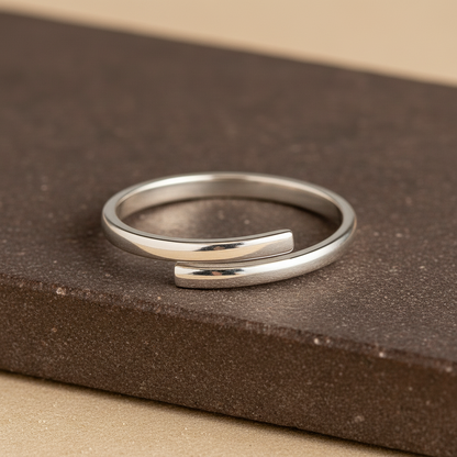 Minimalist Overlap Band