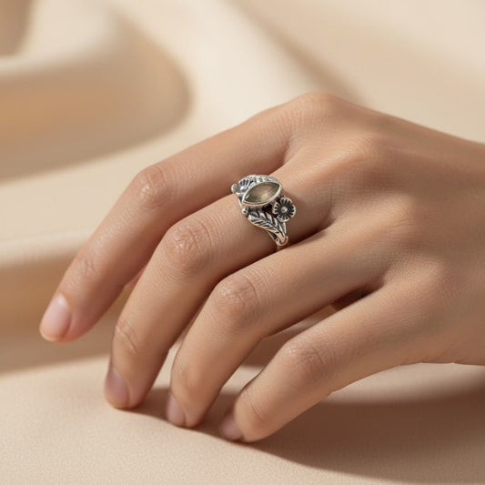 Floral Vine Labradorite Ring - Zirak Silver
