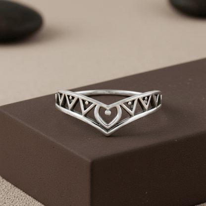 Geometric Tribal Heart Silver Ring - Zirak Silver