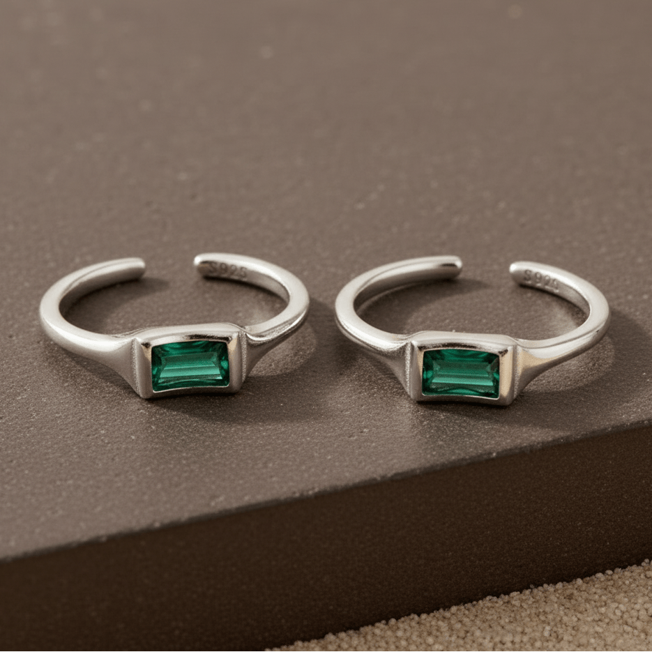 Green Baguette Silver Toe Ring | 925 Sterling Silver Adjustable Minimal Toe Ring for Women - Zirak Silver