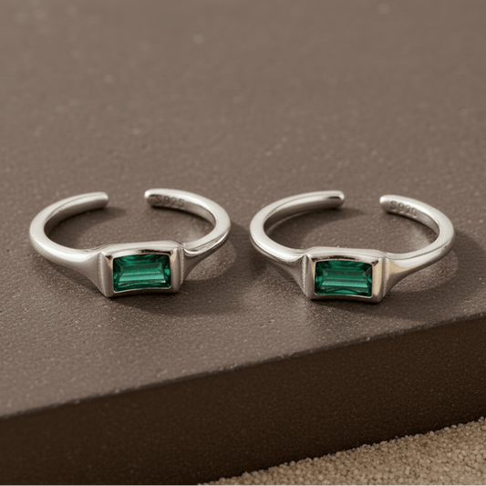 Green Baguette Silver Toe Ring | 925 Sterling Silver Adjustable Minimal Toe Ring for Women - Zirak Silver