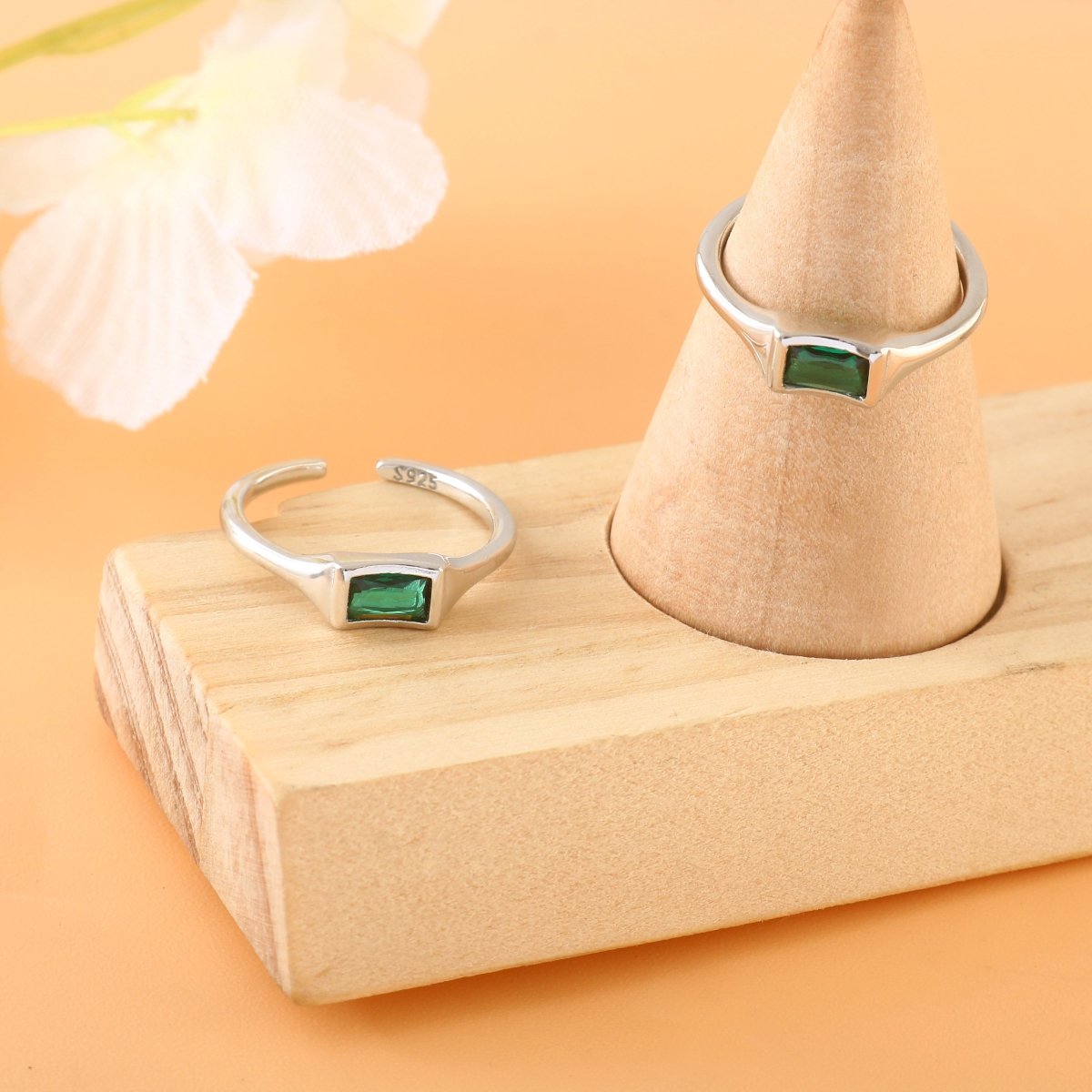 Green Baguette Silver Toe Ring | 925 Sterling Silver Adjustable Minimal Toe Ring for Women - Zirak Silver