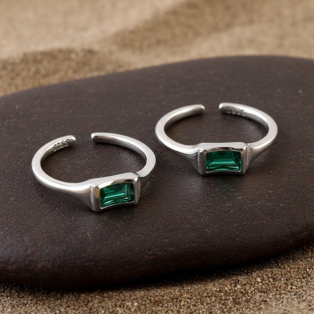 Green Baguette Silver Toe Ring | 925 Sterling Silver Adjustable Minimal Toe Ring for Women - Zirak Silver