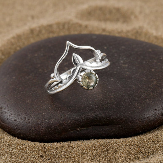 Heart - Crest Labradorite Ring - Zirak Silver
